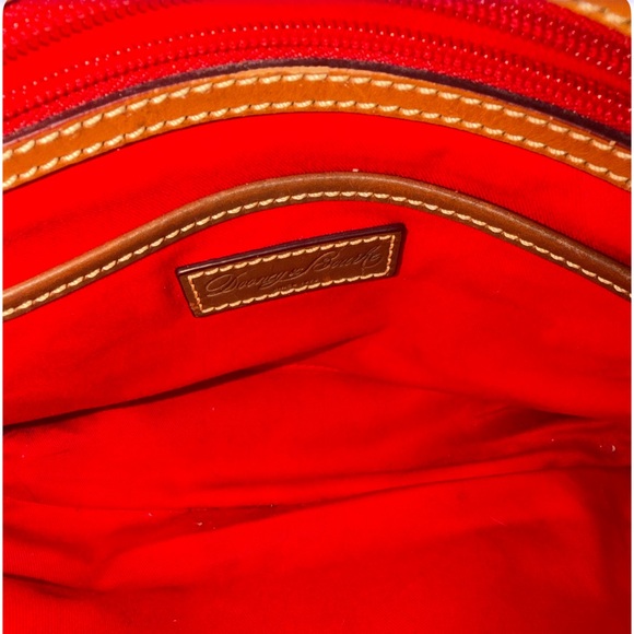 Dooney & Bourke Navy and White Chevron Tote nwot - Picture 3 of 4